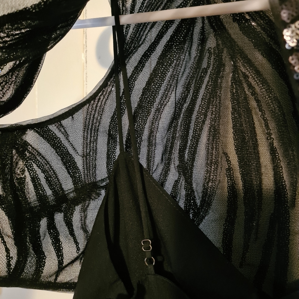 Dress - Picture 9 of 10